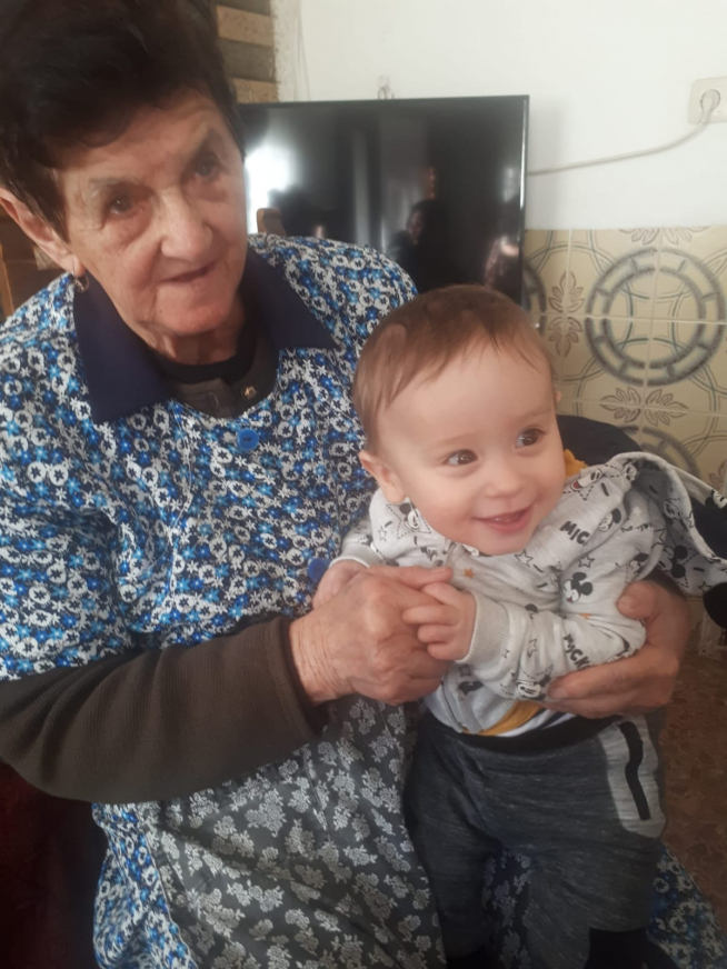 Herminia con su bisnieto Adrián antes del estado de alarma