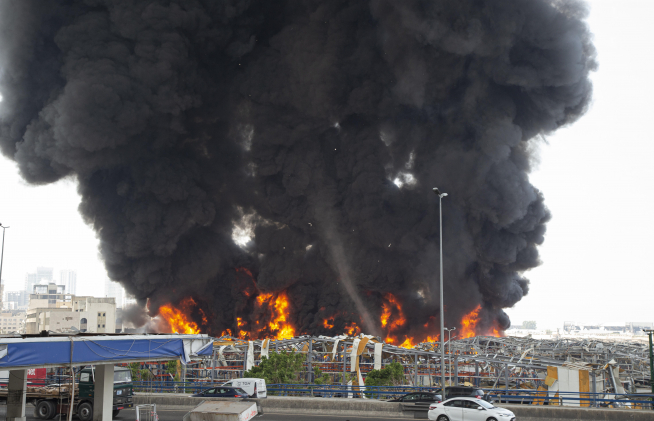 Fresh blaze breaks out in Beiruts port