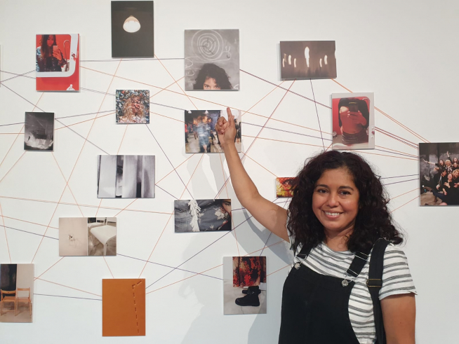 Carolina García, ante su fotografía