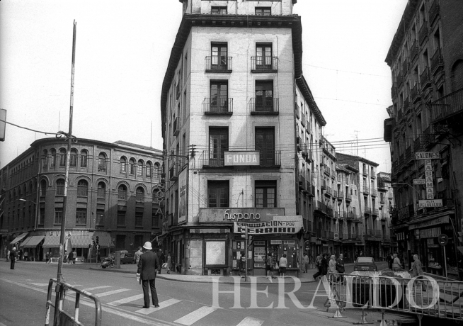 La gran manzana Cerdán-Escuelas Pías (1966)