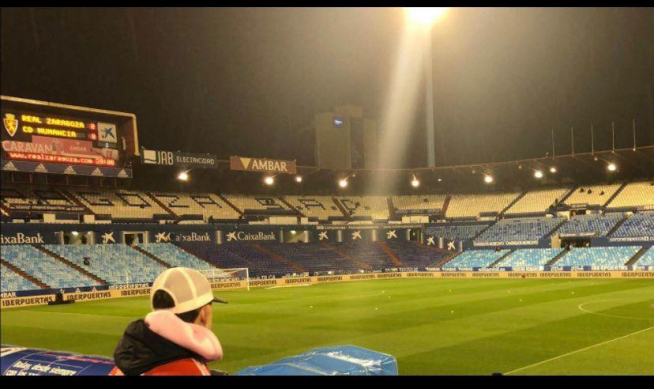 Marc, de espaldas en La Romareda, antes del choque de la pasada temporada ante el Numancia.
