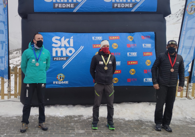 Ángel Prado recibe la medalla de plata en la prueba Individual