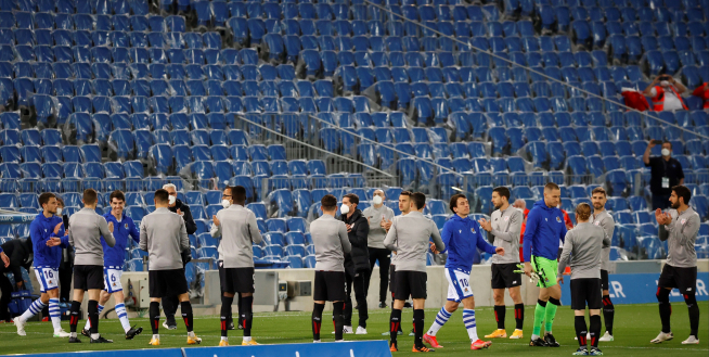 Pasillo del Athletic a la Real Sociedad, campeona de la Copa del Rey