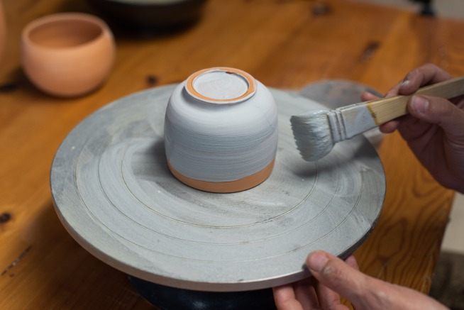 Experiencia con el torno de alfarero. 80€ - Lumbre y Barro taller de  cerámica