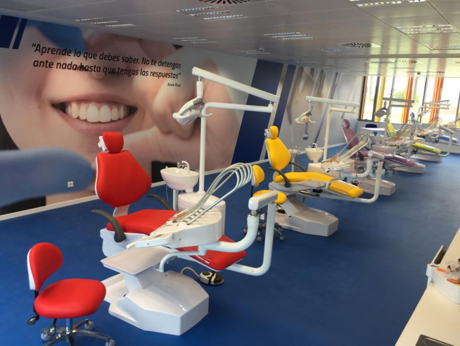 El centro Cesur de Zaragoza cuenta con aulas totalmente equipadas para la formación de sus alumnos.