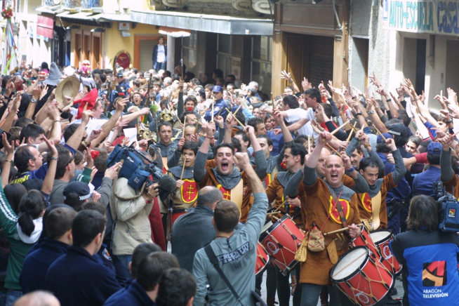 File:Tambores Semana Santa Huesca.jpg - Wikimedia Commons