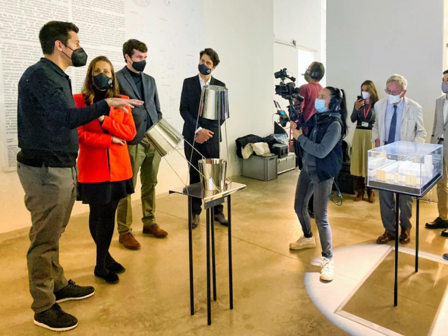 Sergio Sebastián, en primer término, en la inauguración del pabellón de España en la Bienal de Venecia