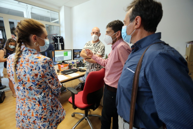 Visita de la consejera Maru Díaz a la empresa Damarim, en el polígono industrial de Almudévar.