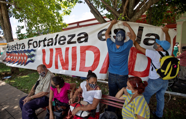 Simpatizantes del gobierno cubano mantienen presencia en San Antonio de los Baños