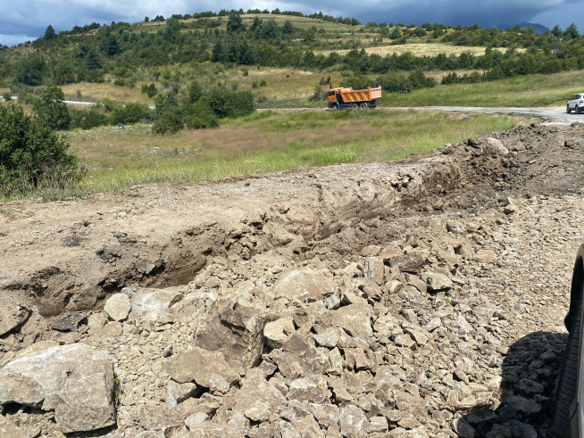 Blandones aparecidos en las obras de mejora de la carretera de Espés que da acceso al valle de Benasque.