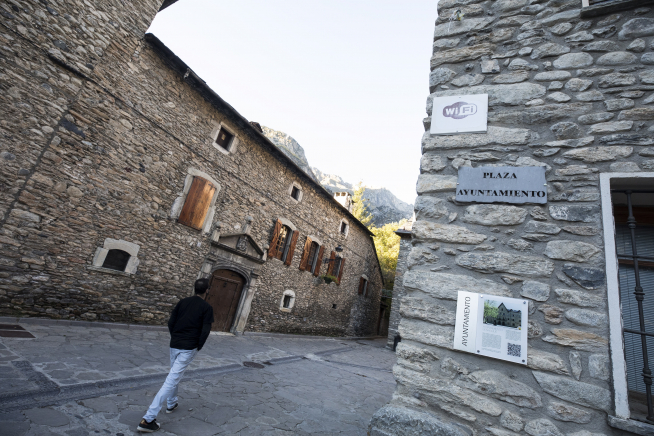 Plaza del Ayuntamiento de Benasque.