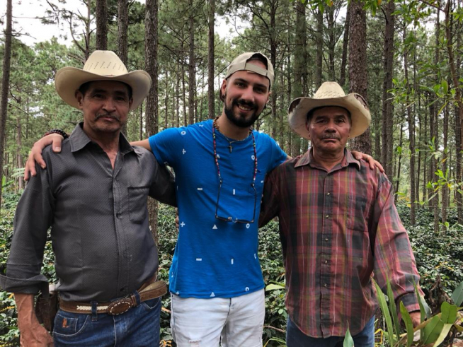 Héctor Hernández, durante uno de sus viajes a Honduras