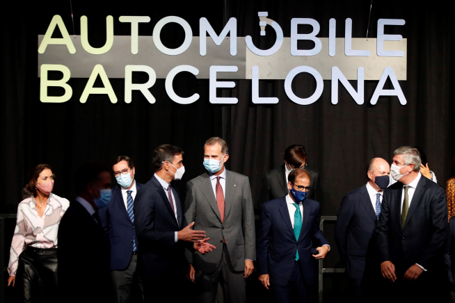 El rey Felipe VI y Pedro Sánchez inauguran Automobile, el salón del automóvil de Barcelona