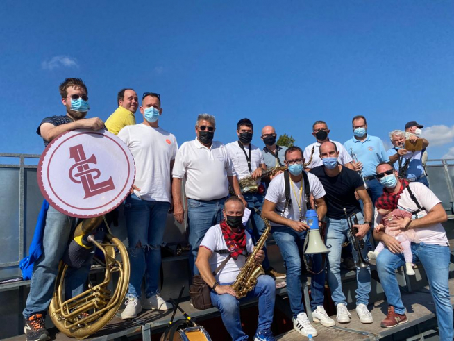 La charanga de Casetas ha animado la jornada vaquilera