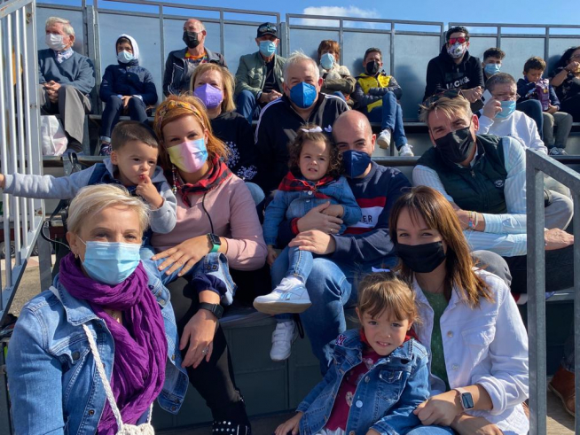 La familia Usón al completo no se ha perdido las vaquillas en Casetas