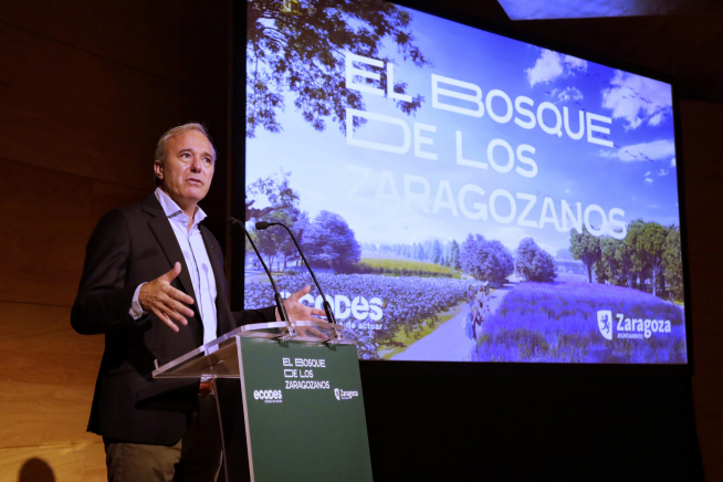 Jorge Azcón en la presentación de la web el Bosque de los Zaragozanos