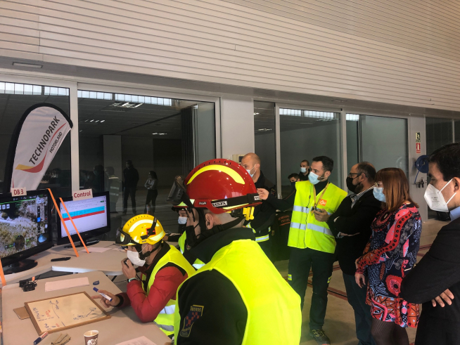Distintos momentos del simulacro con drones en las instalaciones de Technopark en Motorland