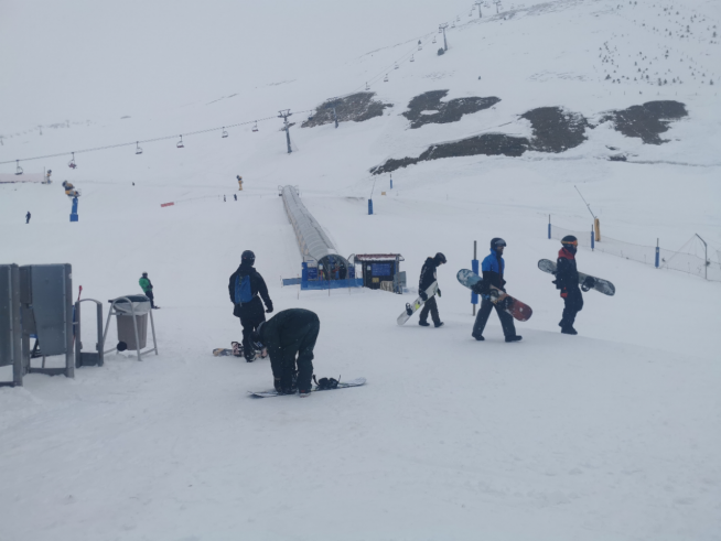 Primer día de esquí en Astún.