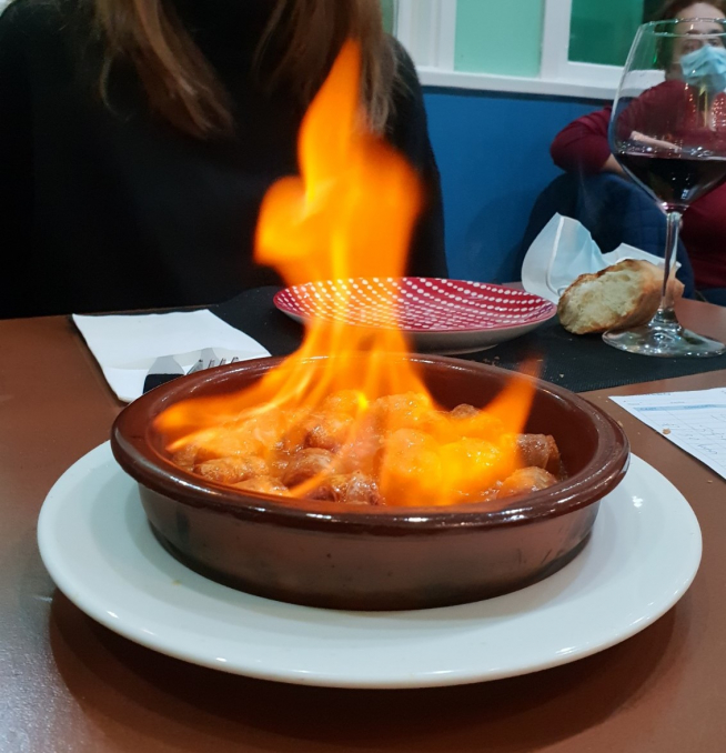 Chistorra flambeada al tequila, en El Encanto Escondido.