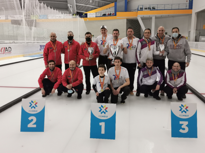 Podio del campeonato de España de Curling masculino.
