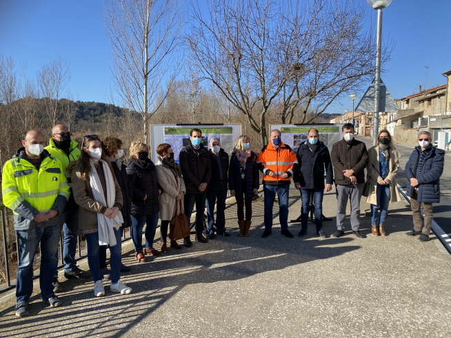 Responsables del departamento de Carreteras del Gobierno de Aragón y autoridades locales en Pozán de Vero.