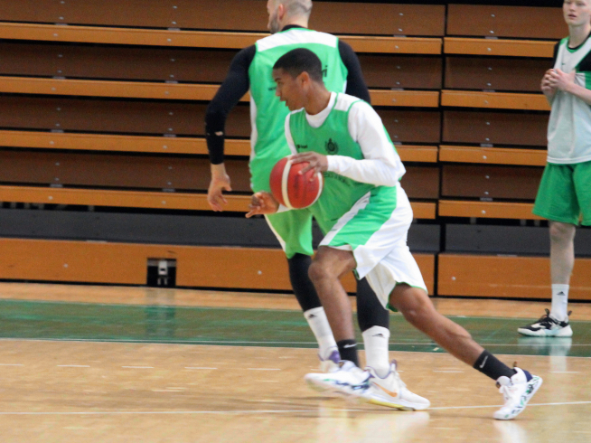Joelvin Cabrera emprende su segunda etapa en el equipo, tras estar en pretemporada.