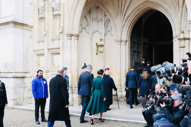 Los reyes asisten al servicio en memoria del difunto duque de Edimburgo