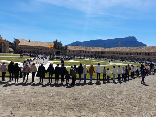 Concentración por la paz en la Ciudadela de Jaca.