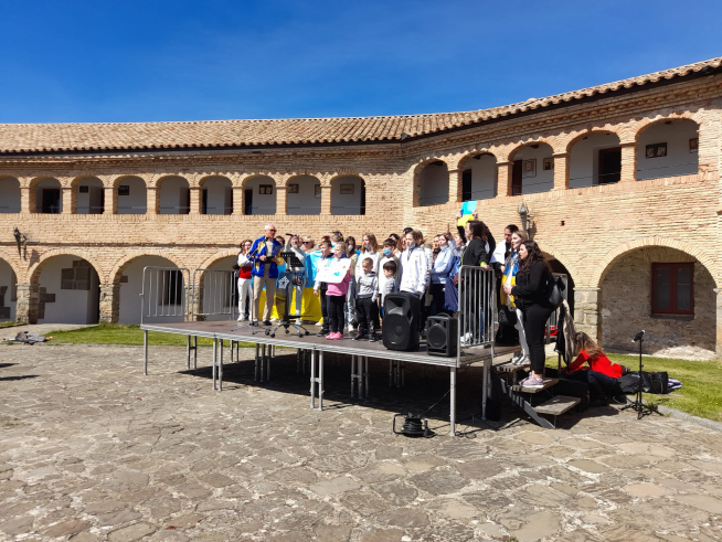 Concentración por la paz en la Ciudadela de Jaca.