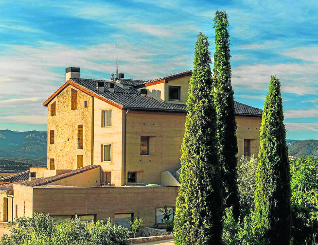 El hotel de la Torre del Marqués rehabilitó una antigua masía de Monroyo.