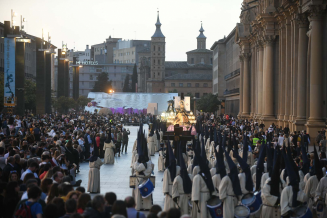 Procesión del Santo Entierro en Zaragoza.