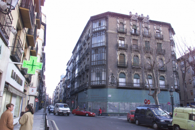 El edificio de Manifestación 16, vista desde la plaza del Justicia de Zaragoza.