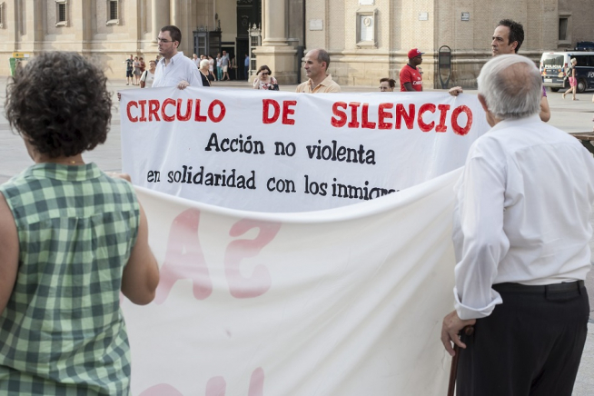 Imagen del Círculo de Silencio Zaragoza en 2013.