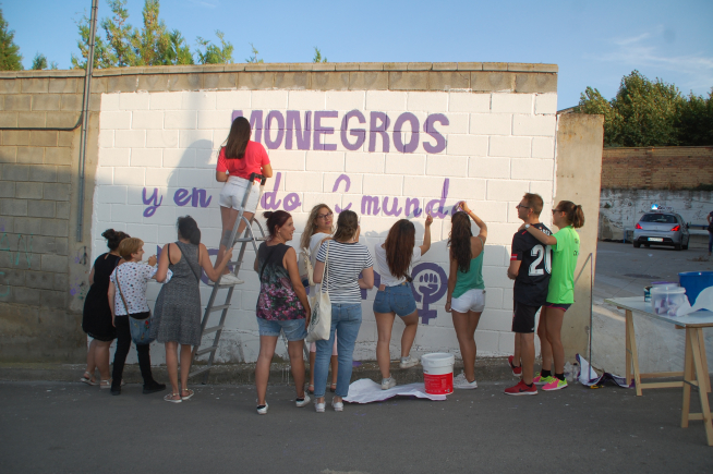 Acción conjunta de la Agrupación de Peñas y el Observatorio Feminista.