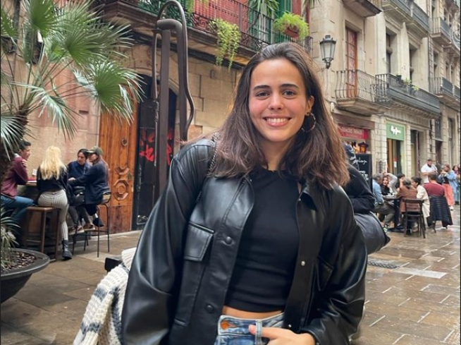 Sara Giaquinta Santamaria trabaja como camarera en San Fermín.