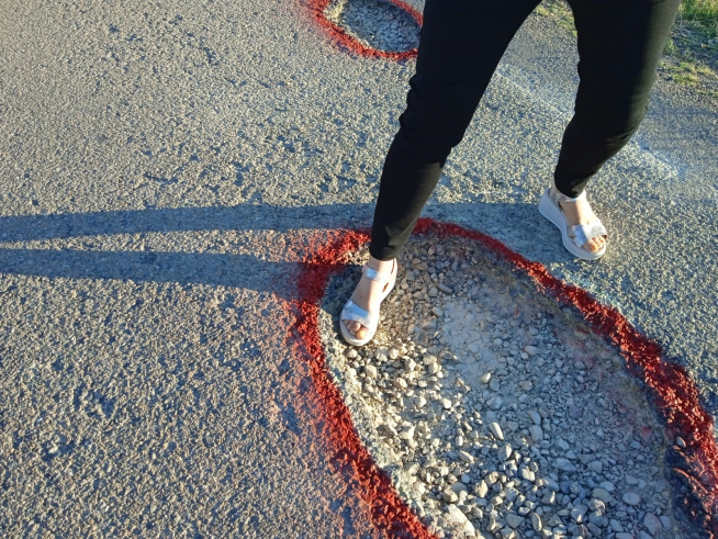 Algunos de los baches llegan a los 20 centímetros.