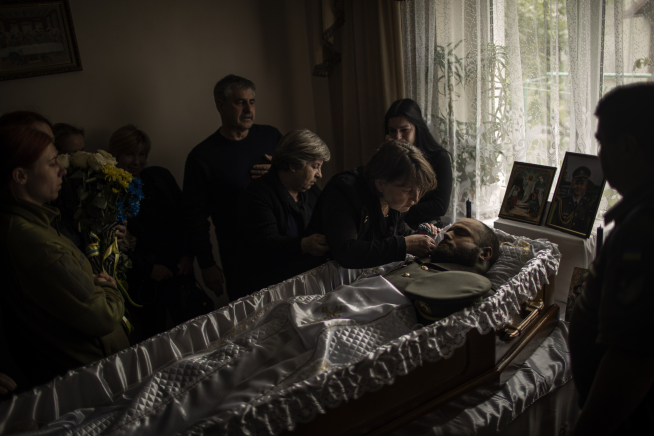 Velatorio en Nikolayev (Ucrania) el 28 de mayo por Yurii Kaniuk, fallecido cinco días antes.