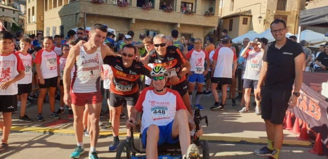Amigos del deportista de triatlon ya fallecido Jorge Gaya, en una de las últimas carreras que participó.