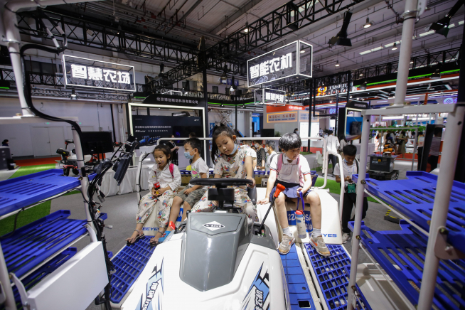 chasquido resumen Tentación China se asoma al futuro en su Conferencia Mundial de Robótica