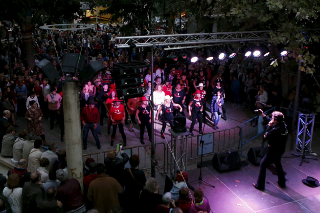 Salvatore Stars, durante una actuación en la plaza de San Pedro Nolasco de Zaragoza, en fiestas del Pilar de 2016