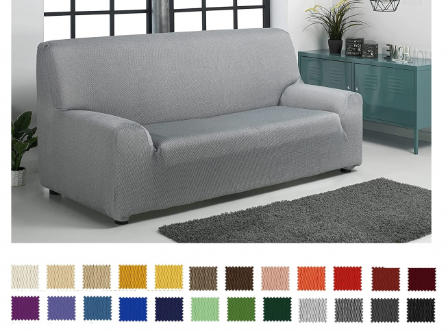 Este modelo elástico 'made in Spain' se ajusta a la perfección a la forma del sofá.