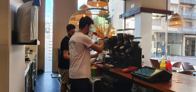Veintiuno Coffee da el salto al centro, en concreto al 21 de la calle Albareda