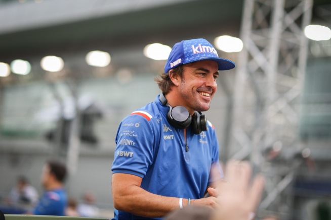 Fernando Alonso celebra las 350 carreras