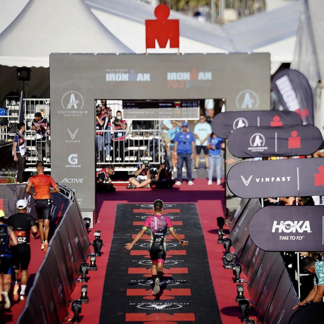Entrada en la meta de Barcelona de Roberto Ruiz.