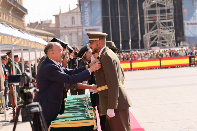 La Guardia Civil celebra su patrona en la plaza del Pilar