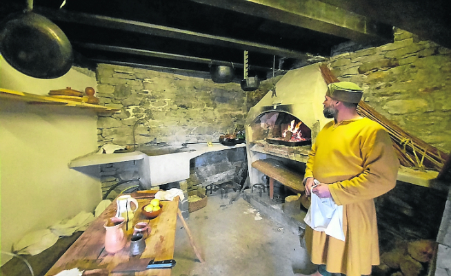 Un cocinero explicó cómo eran los platos que se preparaban en la Edad Media.