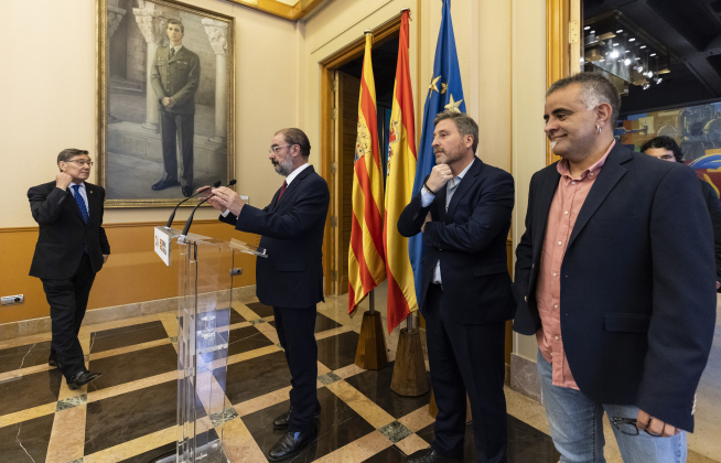 Fotos de la presentación del acuerdo del presupuesto de 2023 y de reforma fiscal con Lambán en Zaragoza.