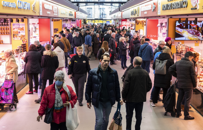 El Mercado Central, en ebullición a unas horas de Nochebuena