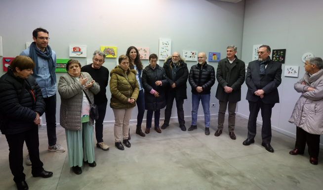 Una representación de las artistas, durante la inauguración de la exposición inaugurada en el Centro Cultural Manuel Benito Moliner.