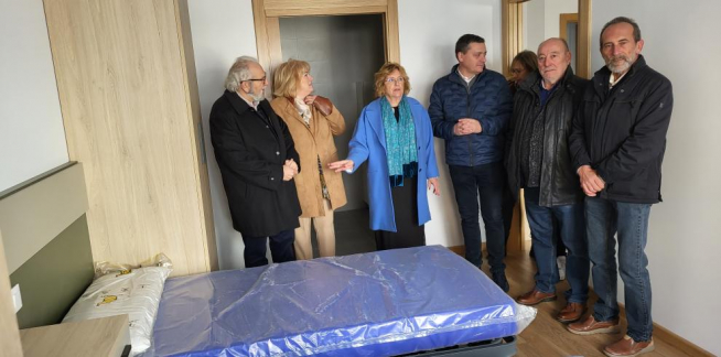 Cada apartamento tiene un habitación para dos personas.